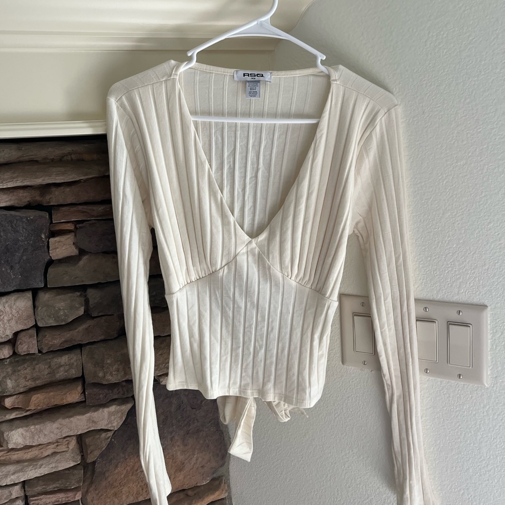 White Tilly’s cropped cut out long sleeve with the tags!